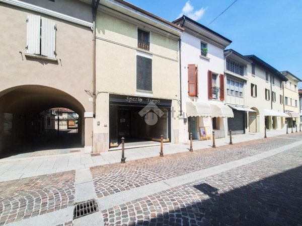 locale commerciale in vendita a Manerbio