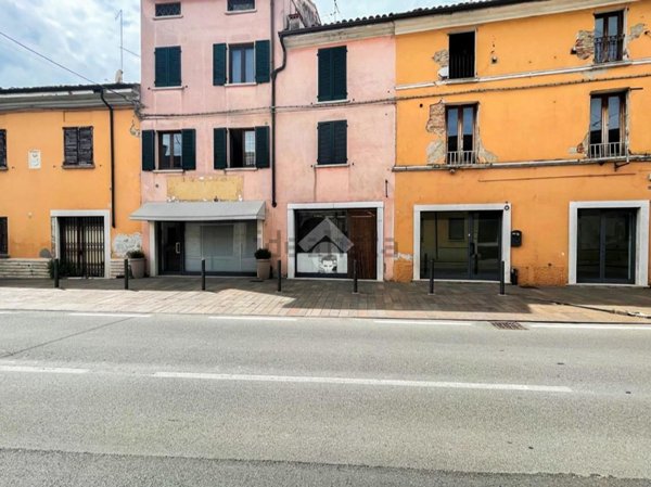 locale commerciale in vendita a Manerbio