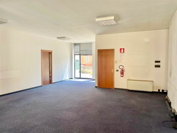 negozio in vendita a Manerbio