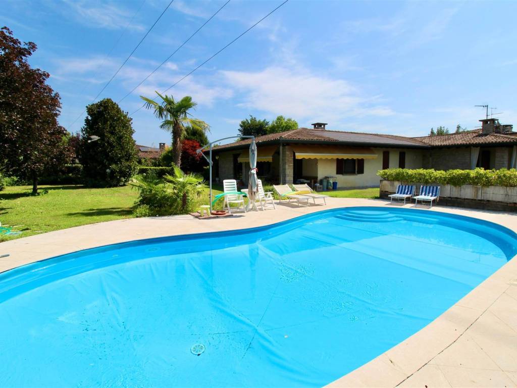 casa indipendente in vendita a Manerbio