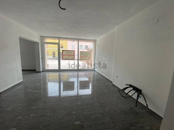 locale commerciale in vendita a Manerbio