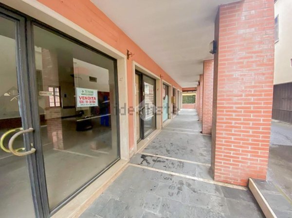 locale commerciale in vendita a Manerbio