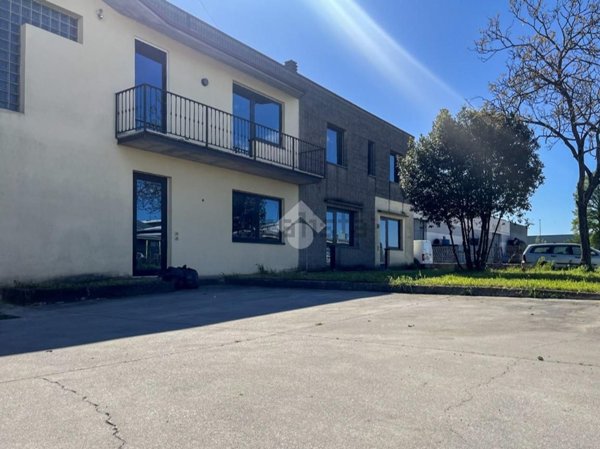 capannone in vendita a Manerbio