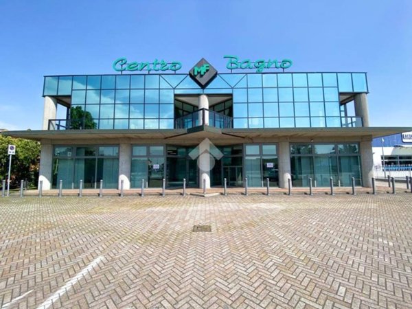 negozio in vendita a Manerbio