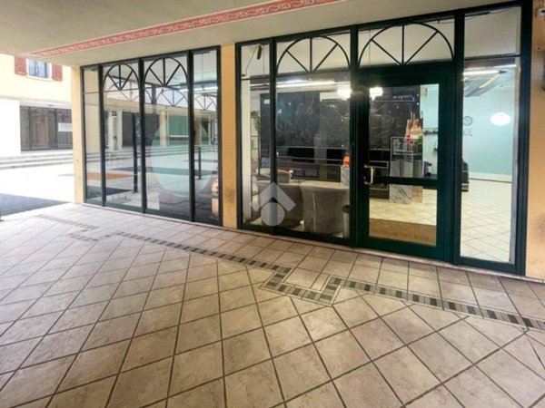 negozio in vendita a Manerbio