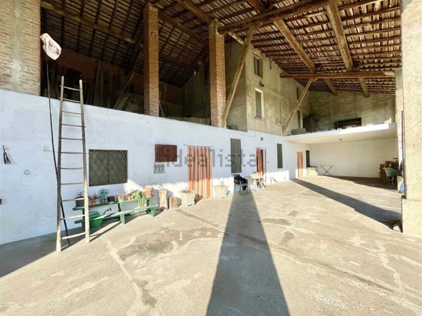 esavano in vendita a Manerbio