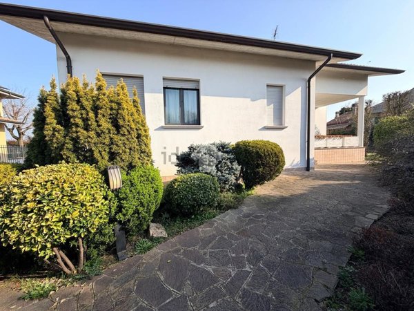 casa indipendente in vendita a Manerbio