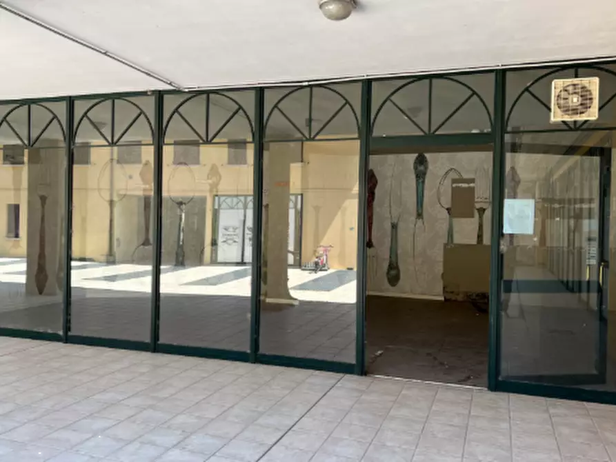 negozio in vendita a Manerbio