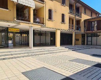 negozio in vendita a Manerbio