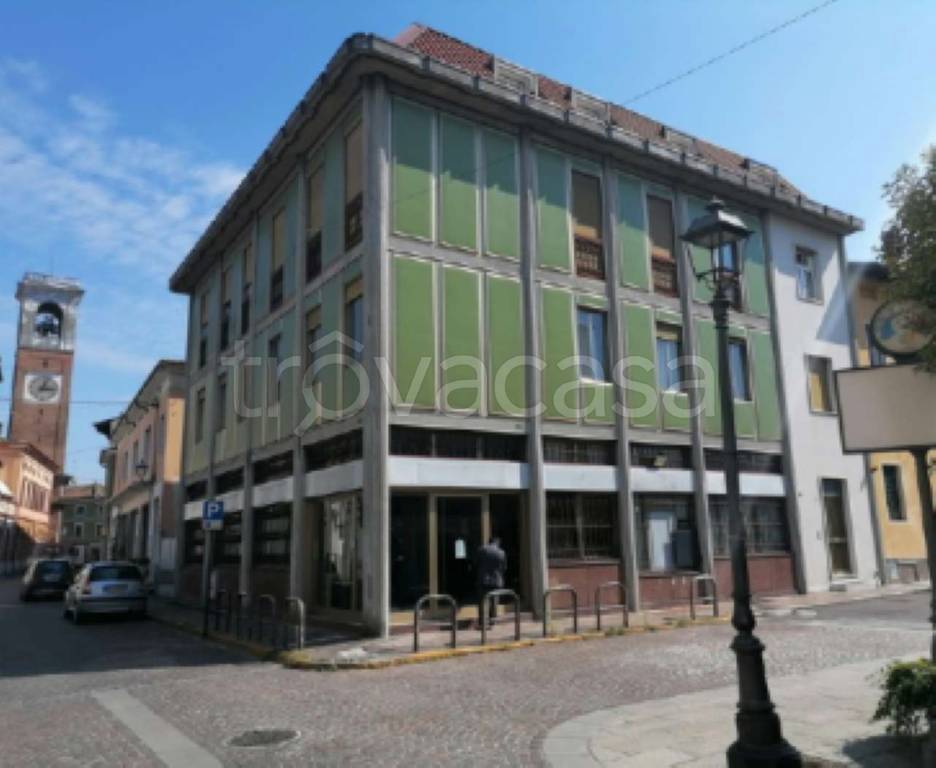 negozio in vendita a Manerbio