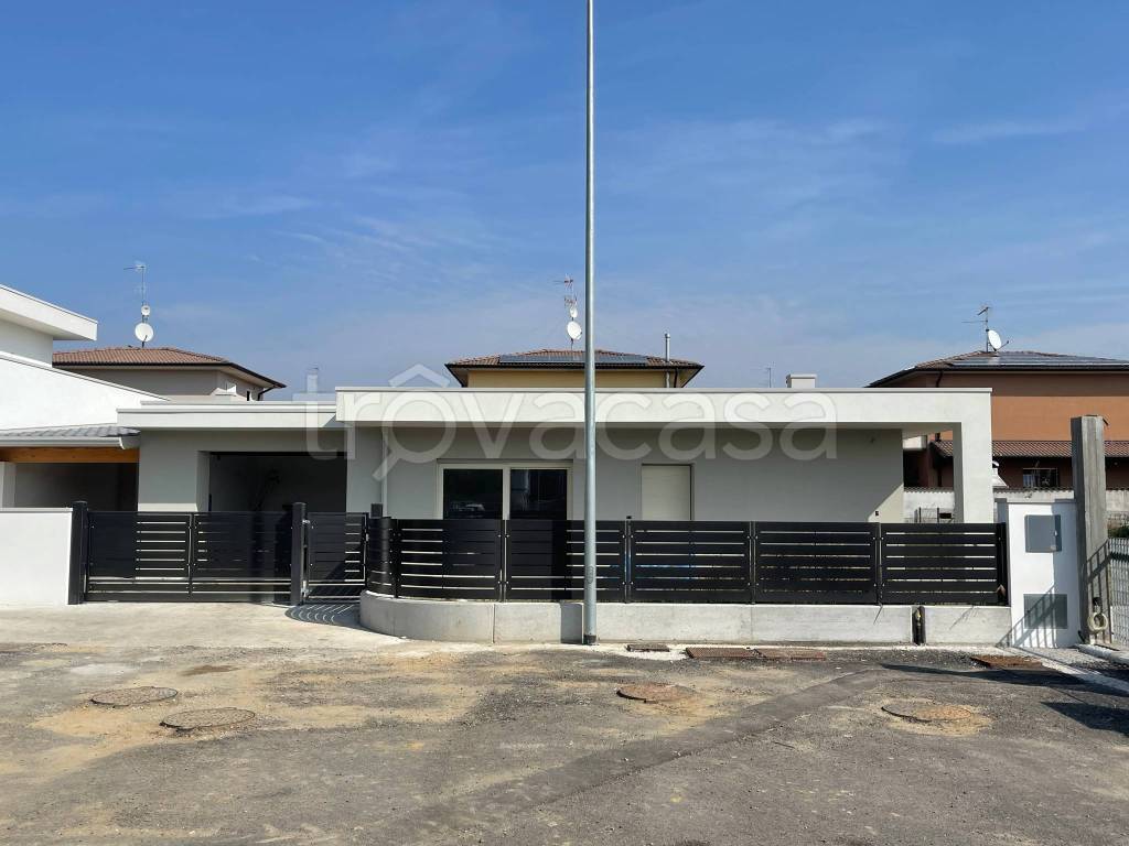 casa indipendente in vendita a Manerbio