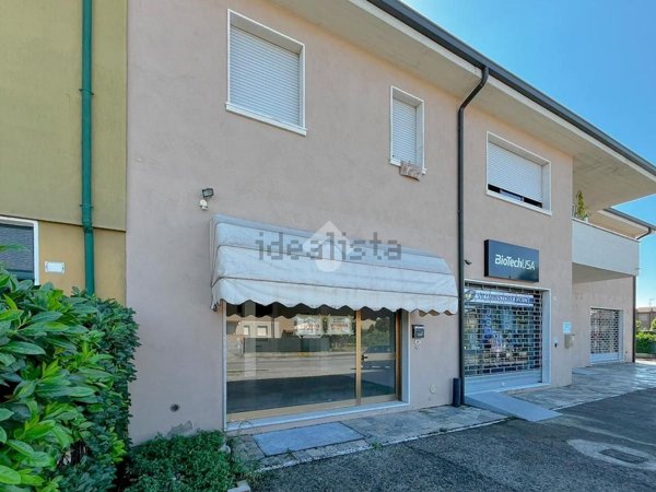locale commerciale in vendita a Manerbio
