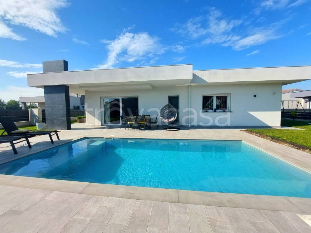 casa indipendente in vendita a Manerbio