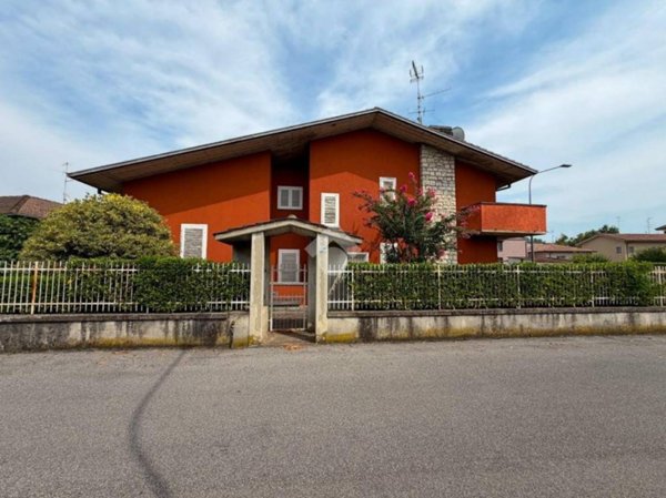casa indipendente in vendita a Manerbio