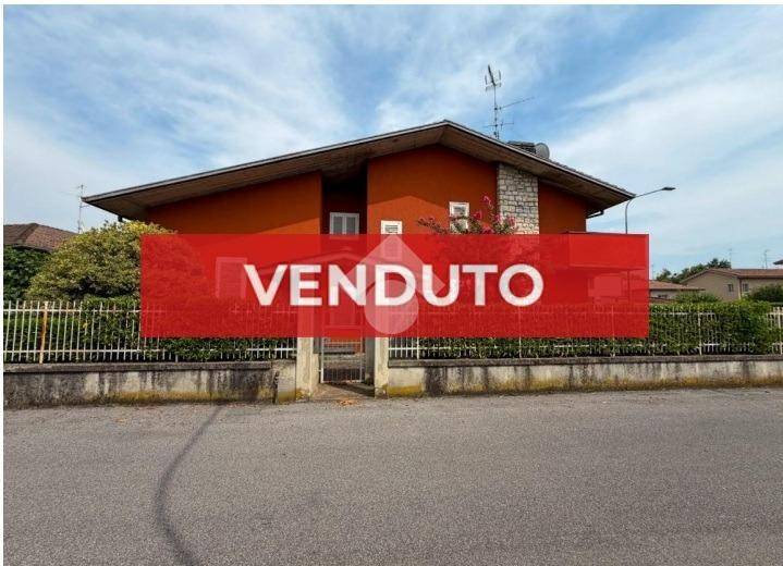 casa indipendente in vendita a Manerbio