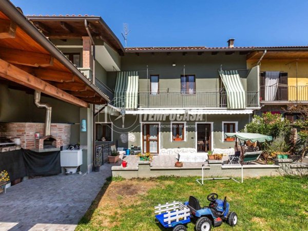 casa indipendente in vendita a Cavagnolo