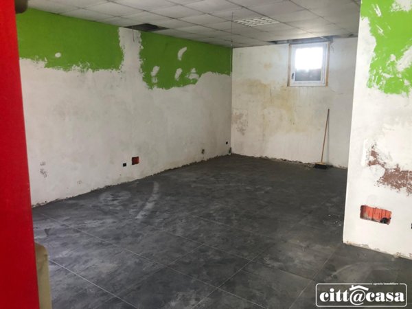 negozio in vendita a Cavagnolo