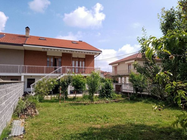 casa indipendente in vendita a Cavagnolo