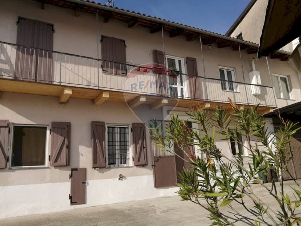 casa indipendente in vendita a Cavagnolo