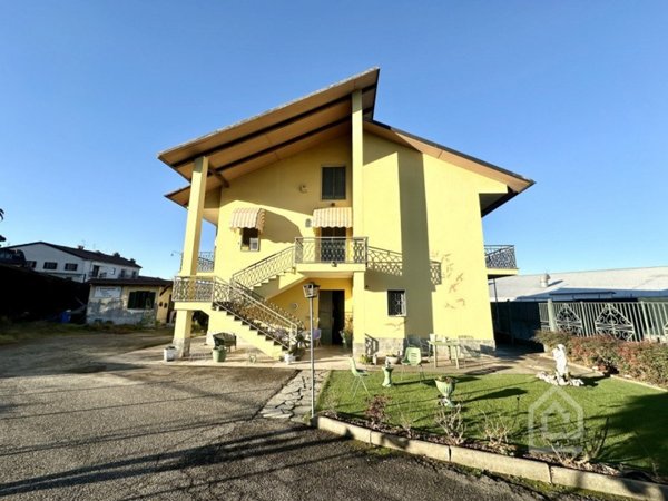 casa indipendente in vendita a Cavagnolo