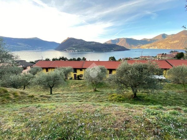 terreno edificabile in vendita a Marone