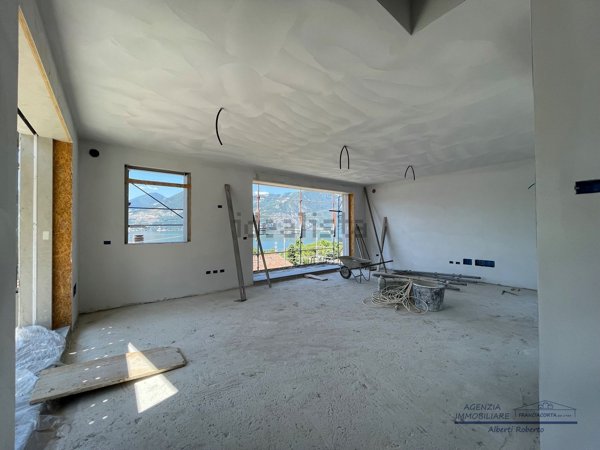 casa indipendente in vendita a Marone