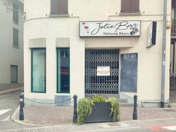 negozio in vendita a Marone