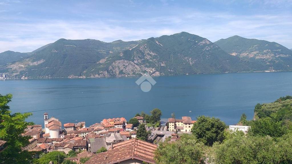 casa indipendente in vendita a Marone