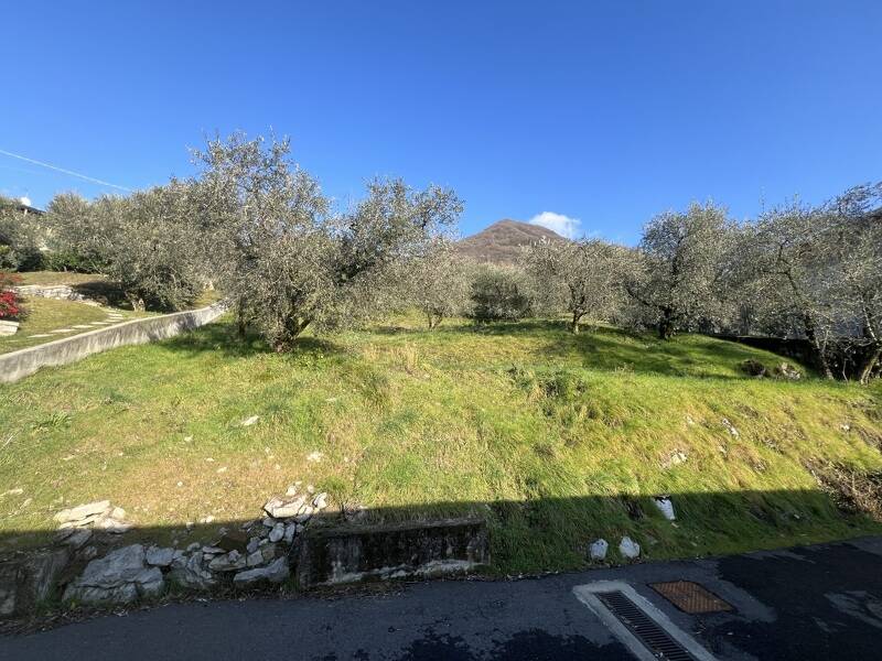 terreno edificabile in vendita a Marone