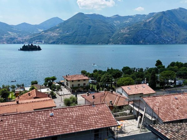 casa indipendente in vendita a Marone