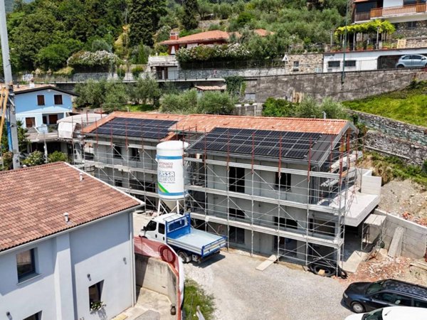 casa indipendente in vendita a Marone
