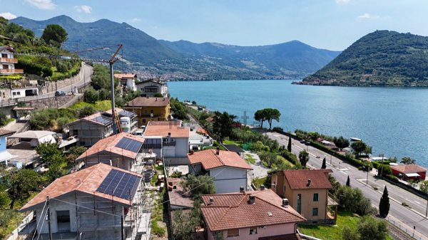 casa indipendente in vendita a Marone