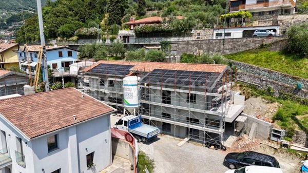 casa indipendente in vendita a Marone