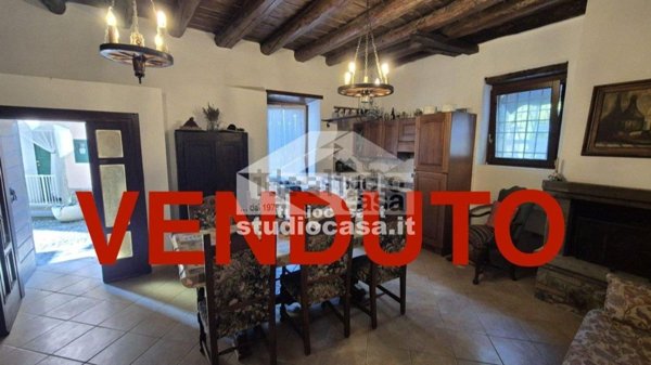 casa indipendente in vendita a Marone