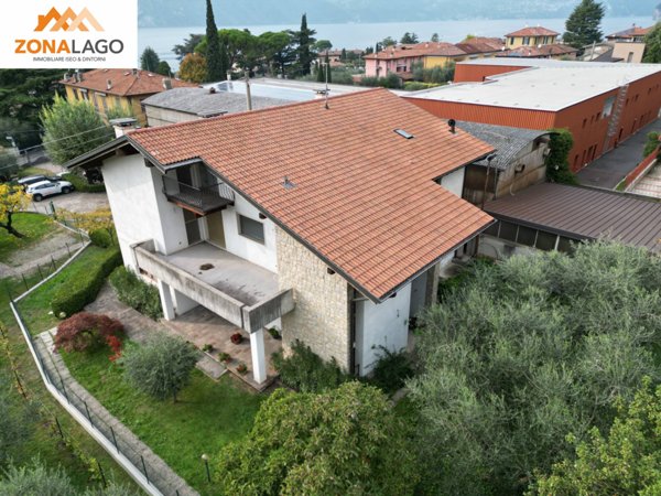 casa indipendente in vendita a Marone