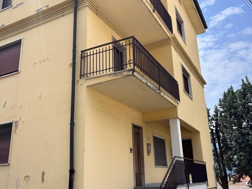 casa indipendente in vendita a Marone
