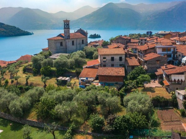 casa indipendente in vendita a Marone