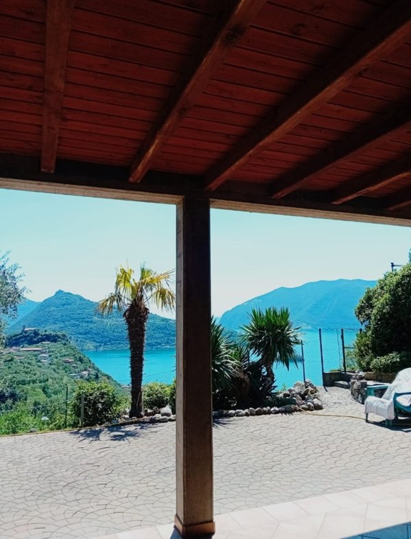 casa indipendente in vendita a Marone