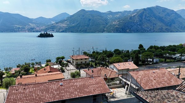 casa indipendente in vendita a Marone