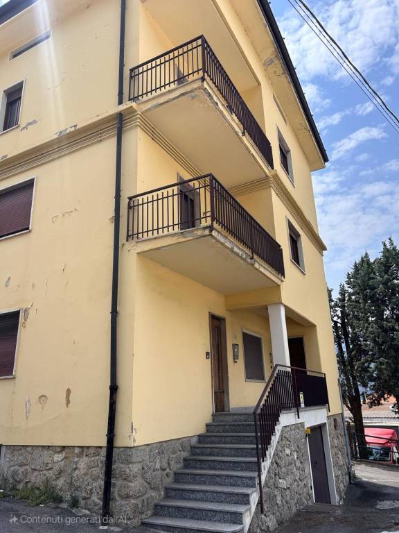 casa indipendente in vendita a Marone