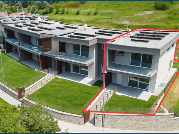 casa indipendente in vendita a Marone