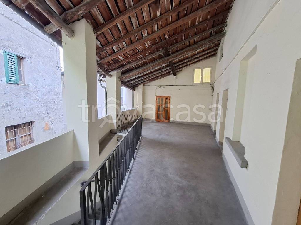 casa indipendente in vendita a Marone