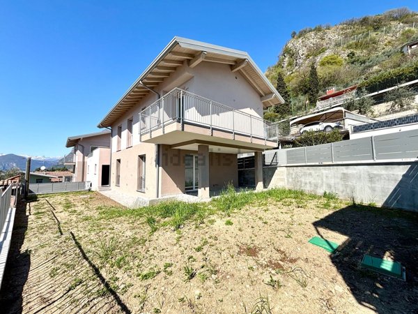 casa indipendente in vendita a Marone