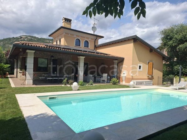 casa indipendente in vendita a Mazzano