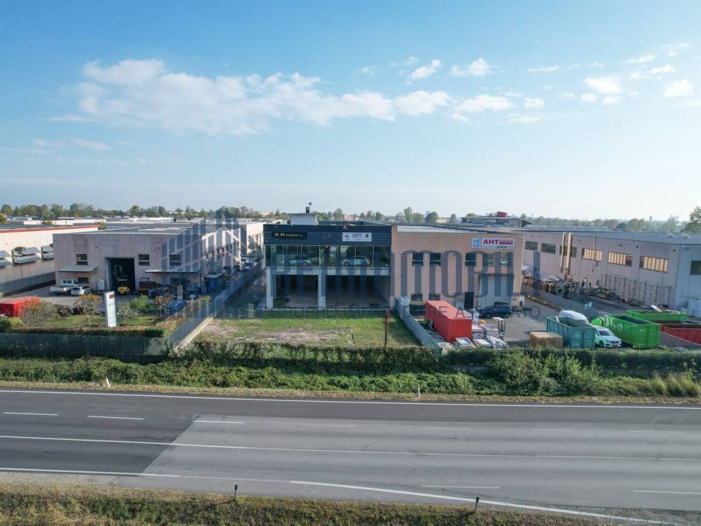 locale commerciale in vendita a Mazzano
