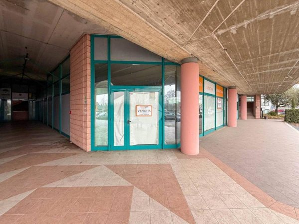 negozio in vendita a Mazzano in zona Molinetto