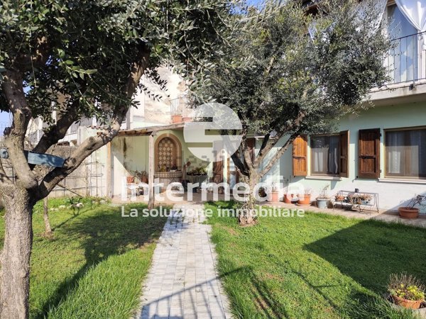 casa indipendente in vendita a Mazzano