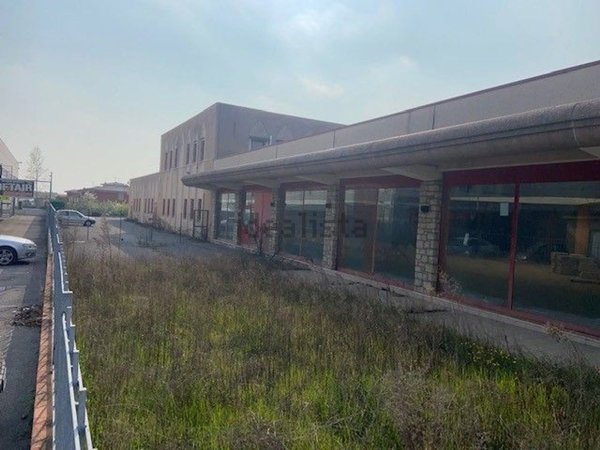 locale di sgombero in vendita a Mazzano