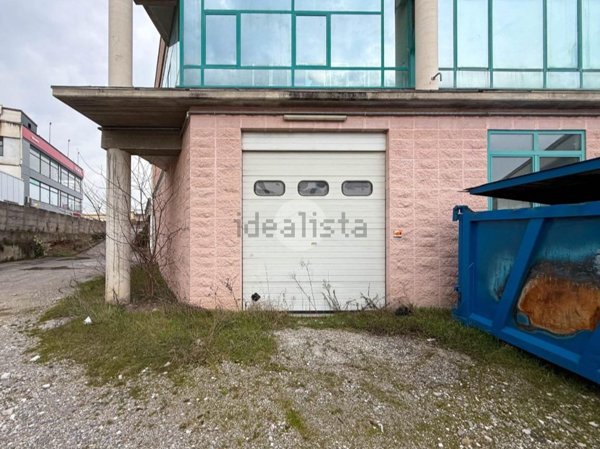 locale di sgombero in vendita a Mazzano