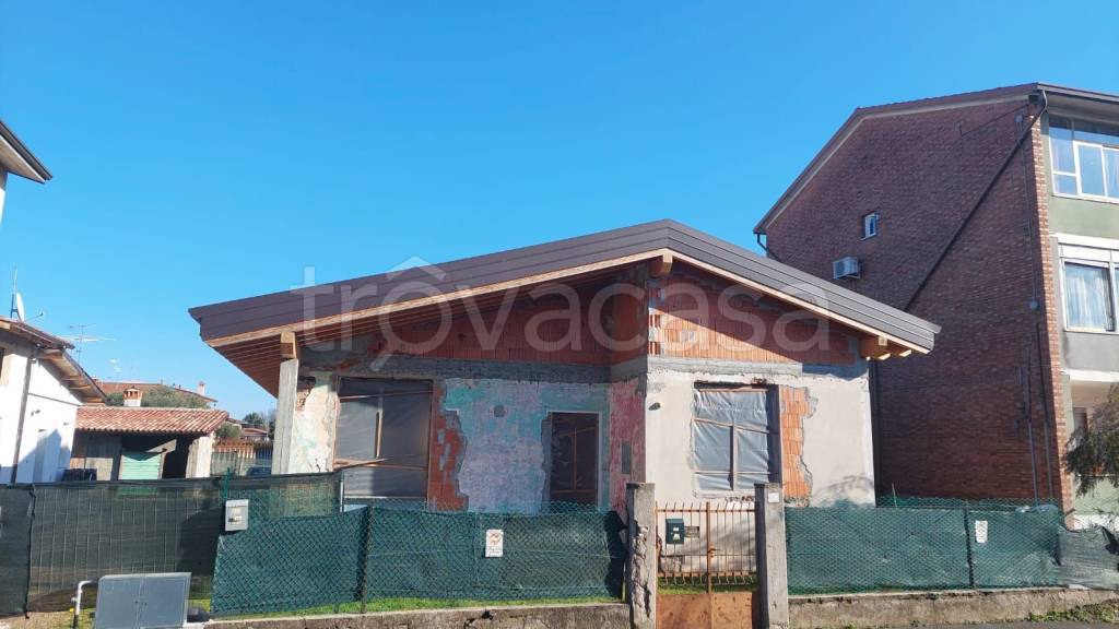 casa indipendente in vendita a Mazzano in zona Molinetto